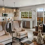 Luxury Mountain View Townhome - Rosa Way North
