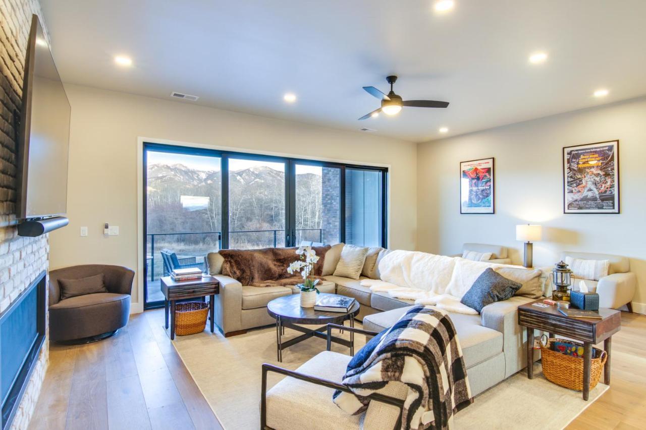 Holiday home Modern Escape With Bridger Mountain Views! *
