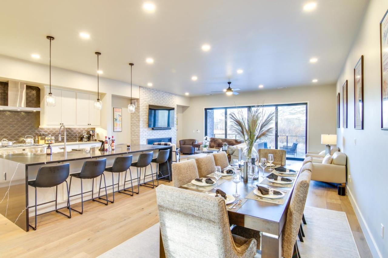 Modern Escape With Bridger Mountain Views! *