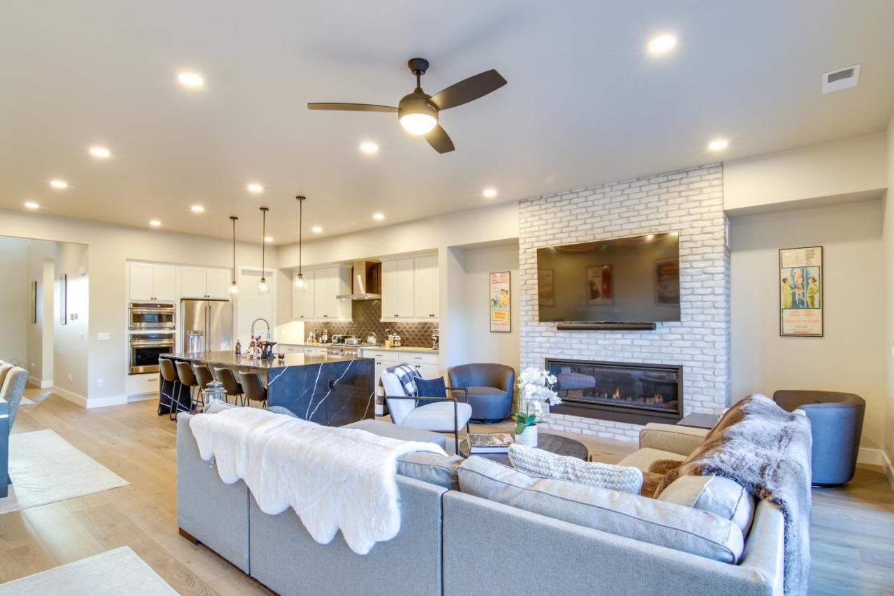 Modern Escape With Bridger Mountain Views! *