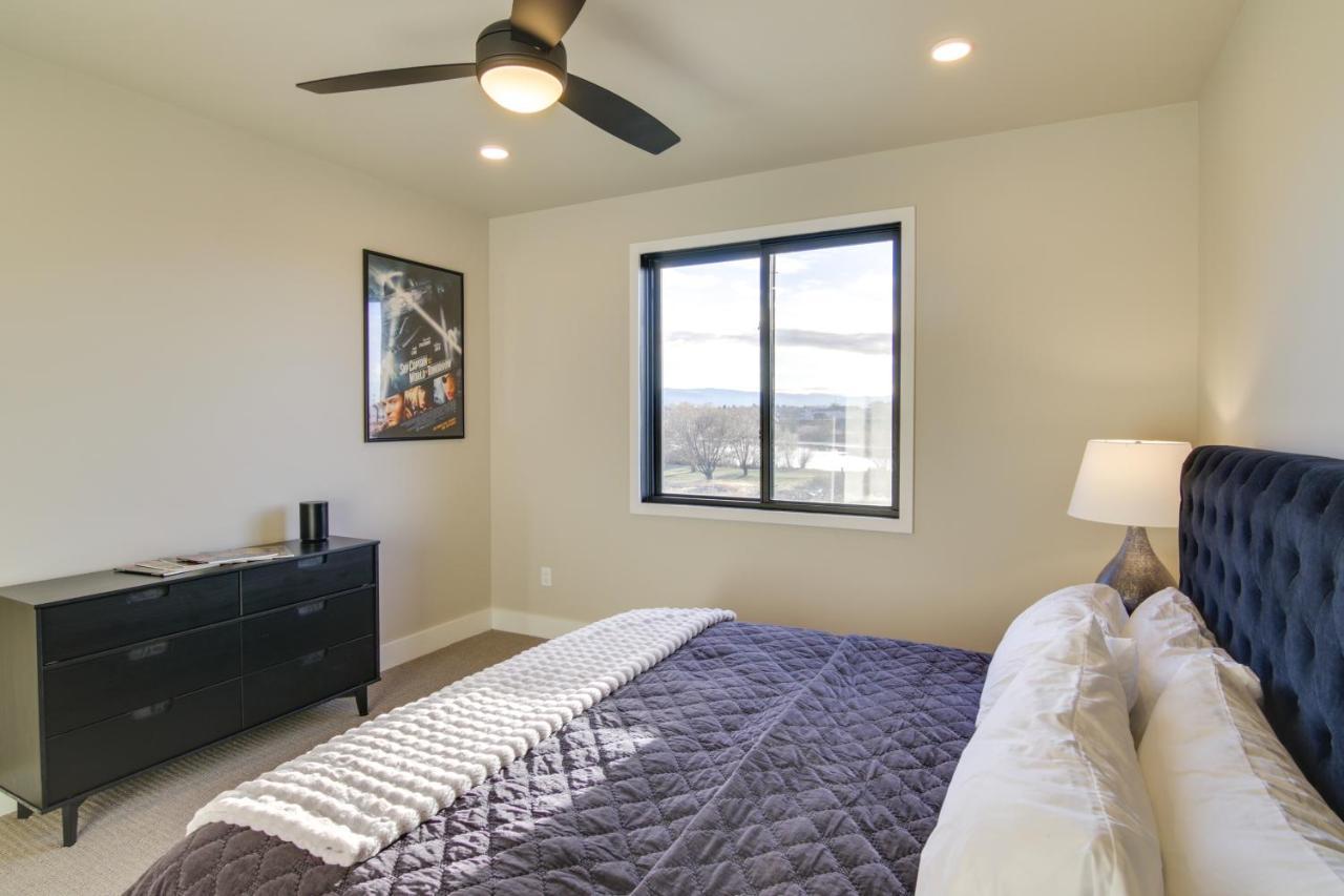 Modern Escape With Bridger Mountain Views! *