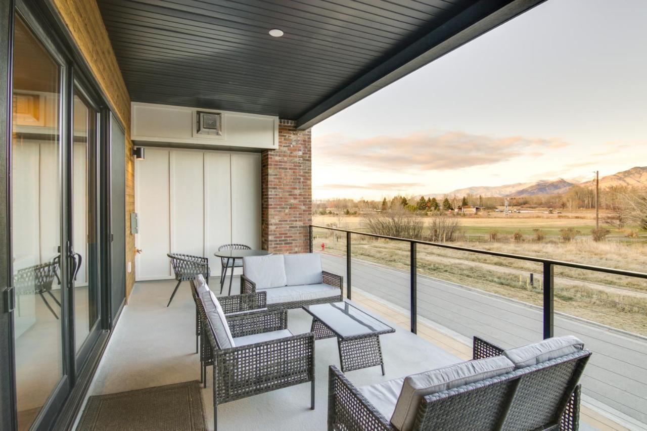 Modern Escape With Bridger Mountain Views! Holiday home *