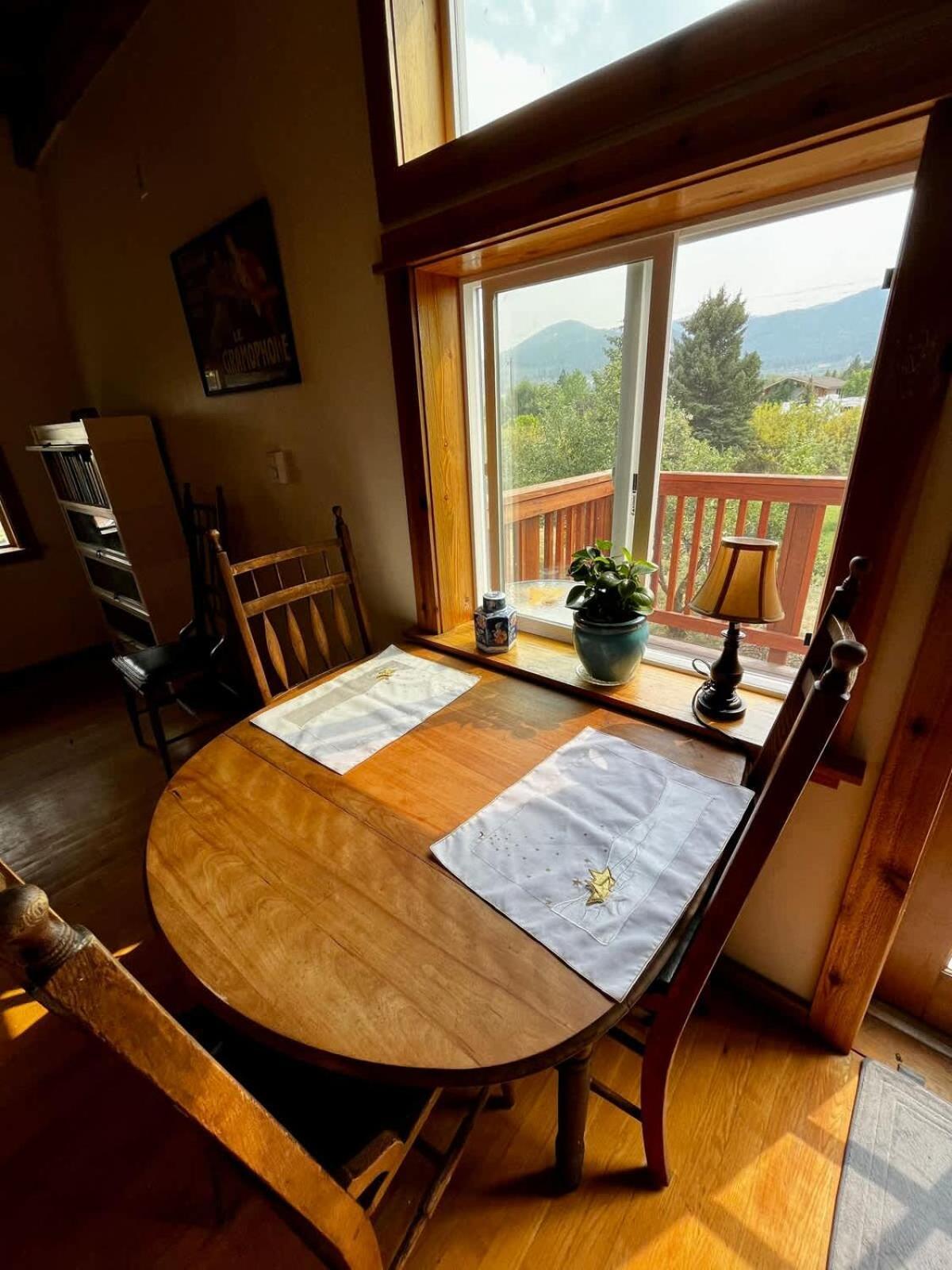 Fully Renovated 1800s Red Barn Close To Everything Holiday home