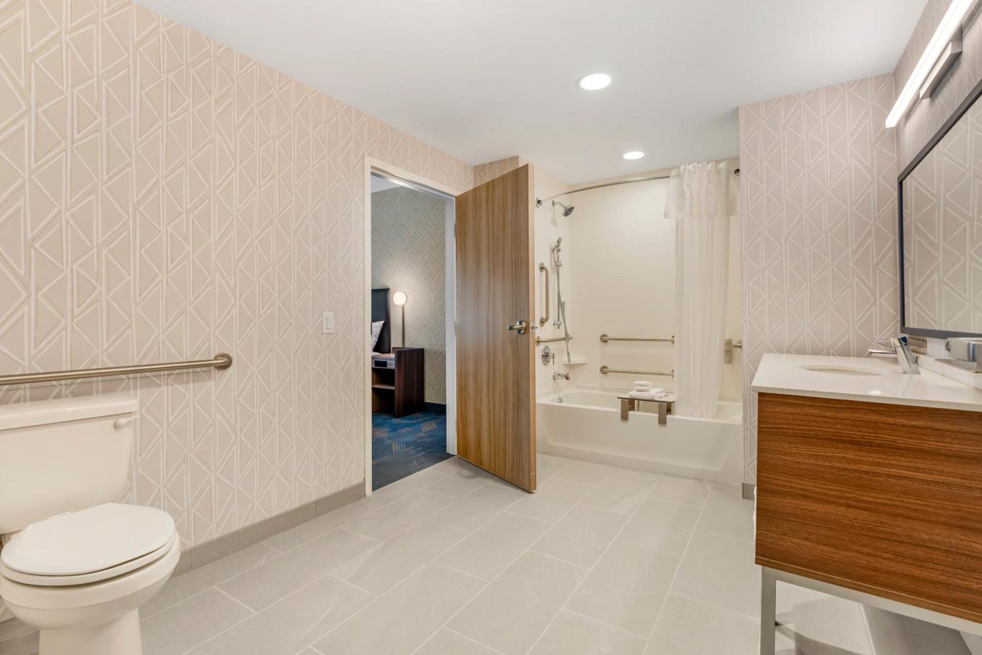 Hotel Home2 By Hilton Four Corners 3*