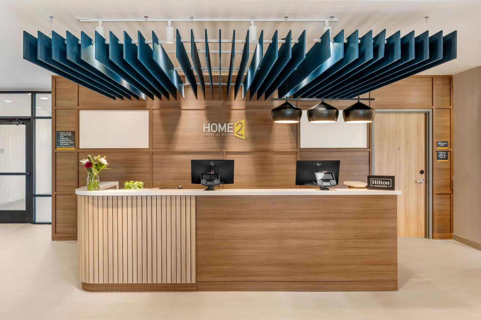 Home2 By Hilton Four Corners 3*