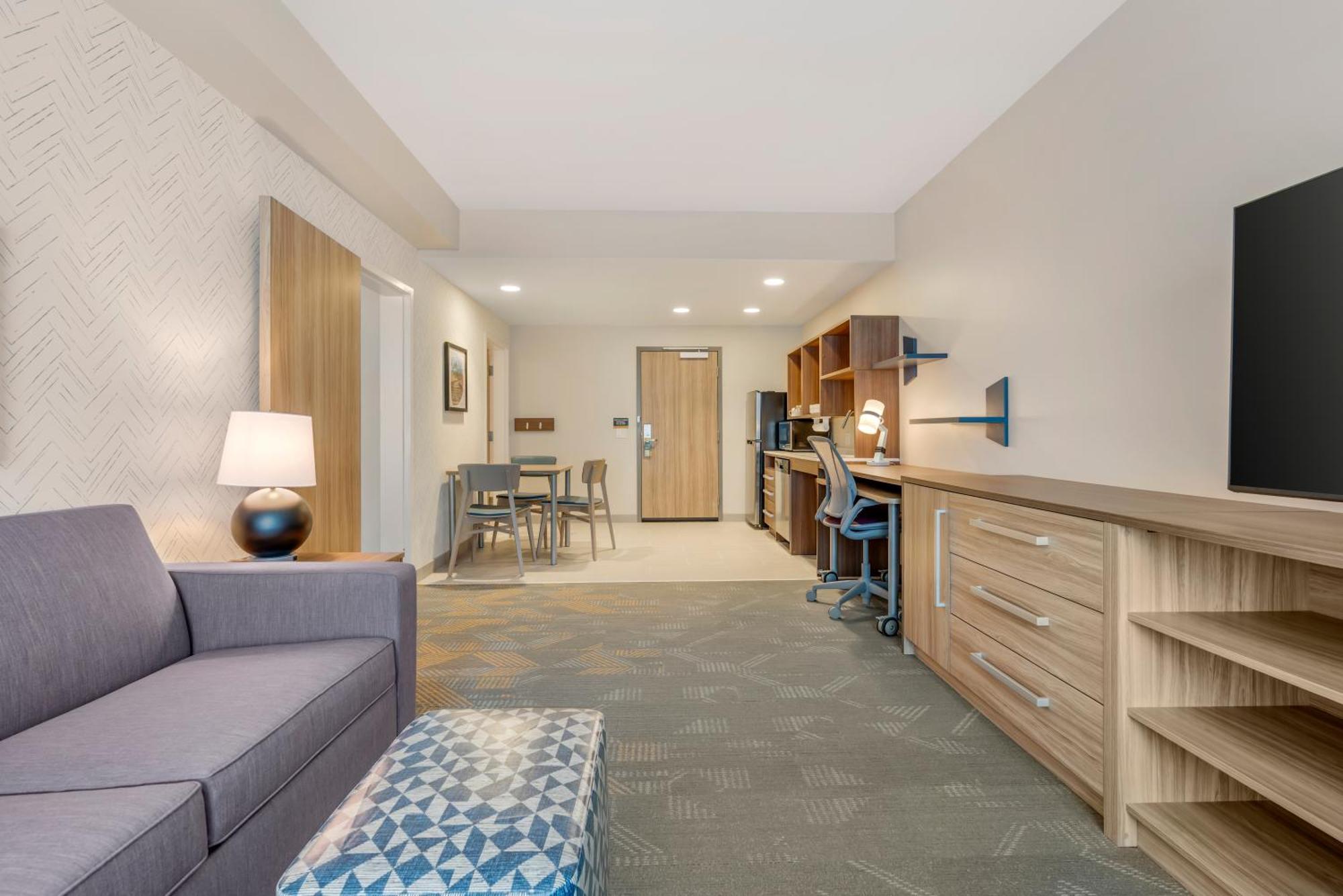Home2 By Hilton Four Corners 3*
