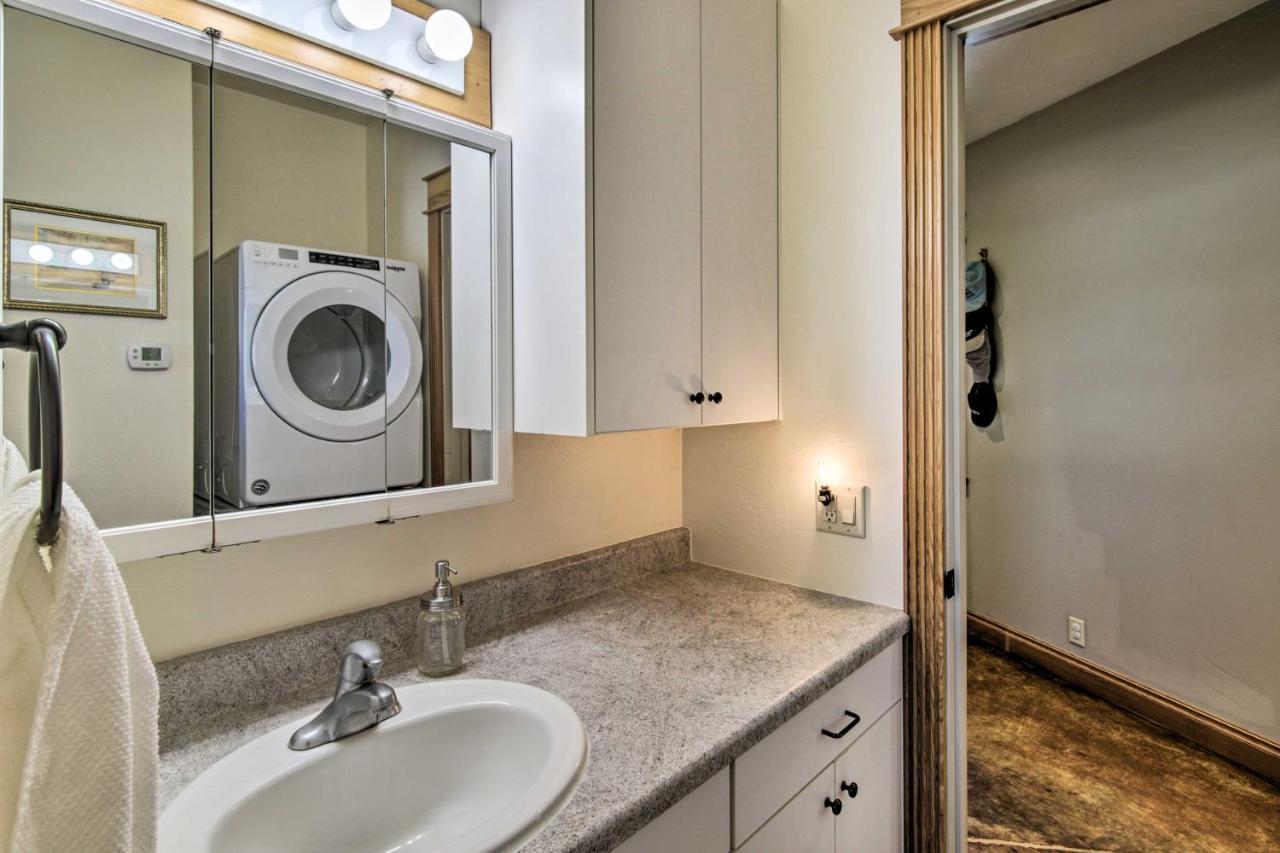 Upscale On The Prairie! Holiday home
