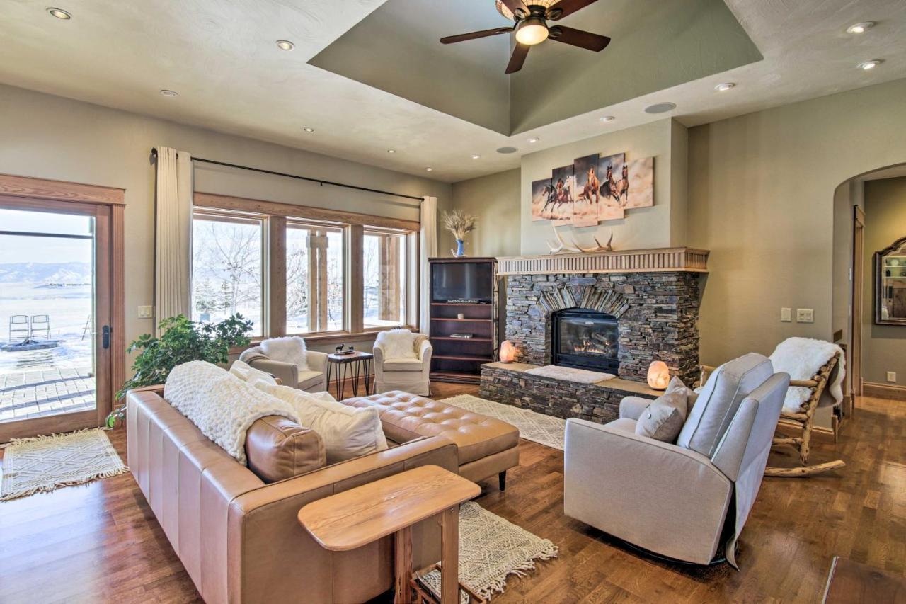 Upscale On The Prairie! Holiday home