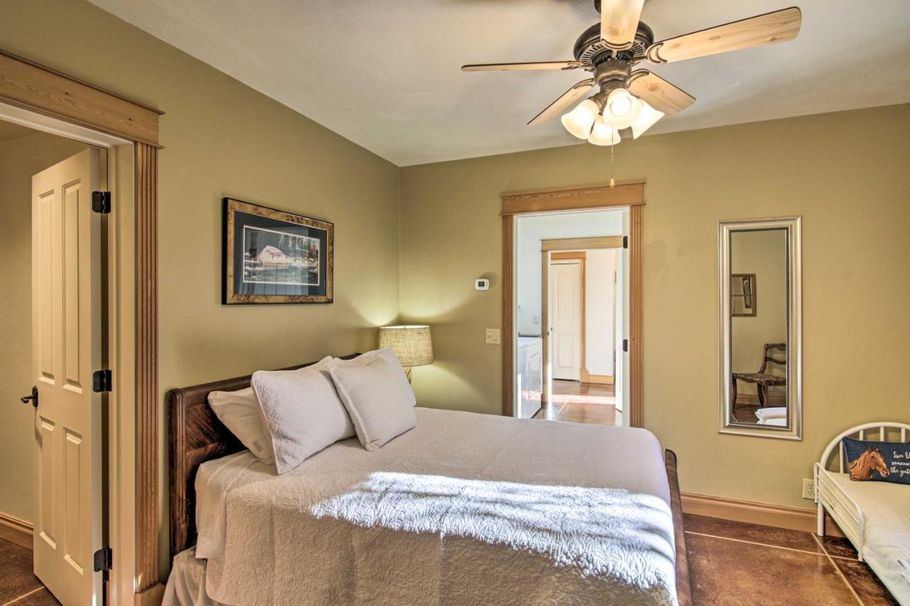 Upscale On The Prairie! Holiday home *