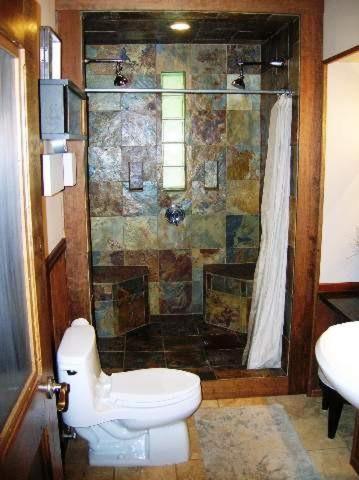 Exquisitely Remodeled With Hot Tub, Walk To Main St Holiday home