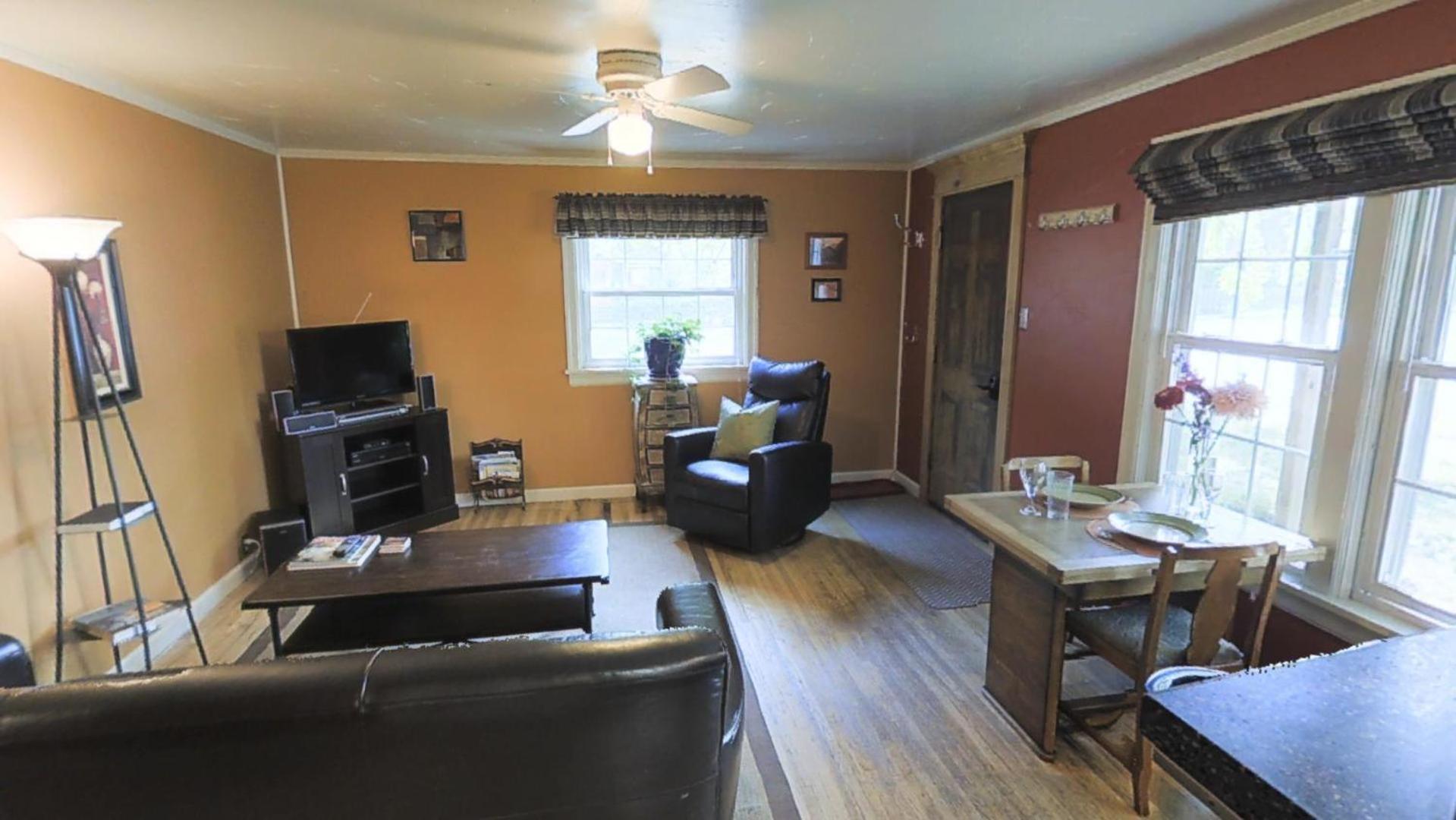 Exquisitely Remodeled With Hot Tub, Walk To Main St * Bozeman